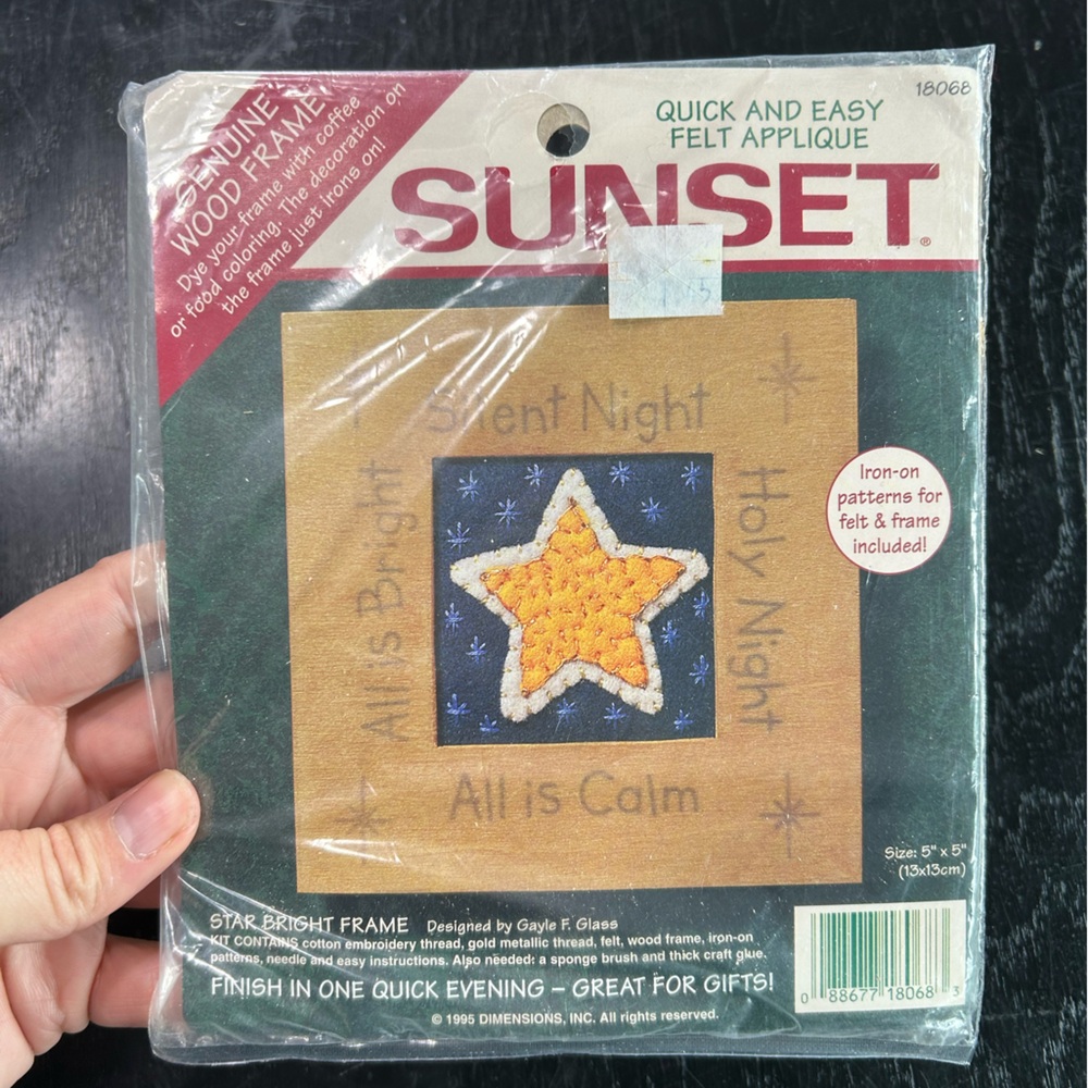 Sunset Little star Frame Kit- 95 felt wood frame- Christmas craft project
